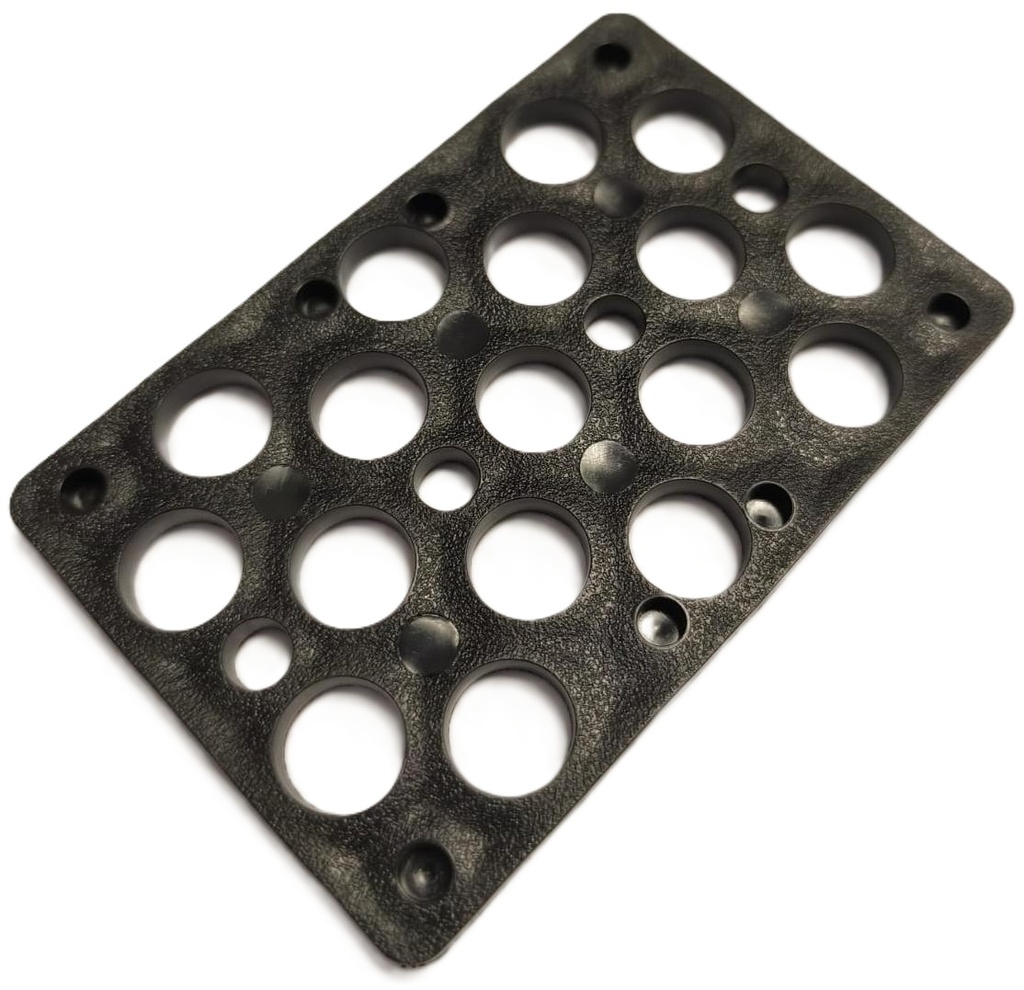 Montuojamoji trinkelė su skylėmis MKS05/80x120 mm. (26400 vnt. paletėje / 240 vnt. pakuotėje / 120 x 100 x 195 cm.)